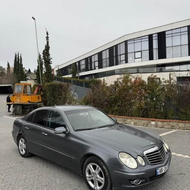 Mercedes E280 CDI — Tiranë