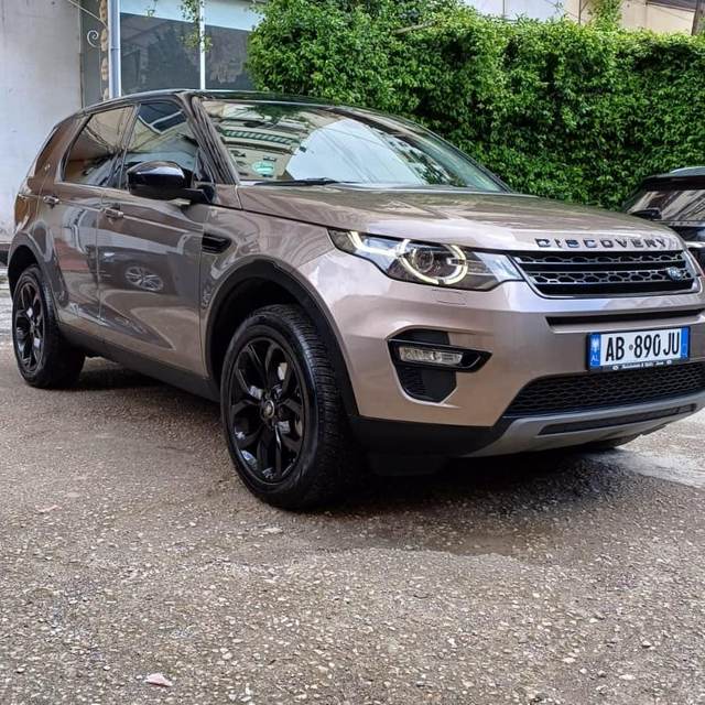 Land Rover Discovery — Tiranë