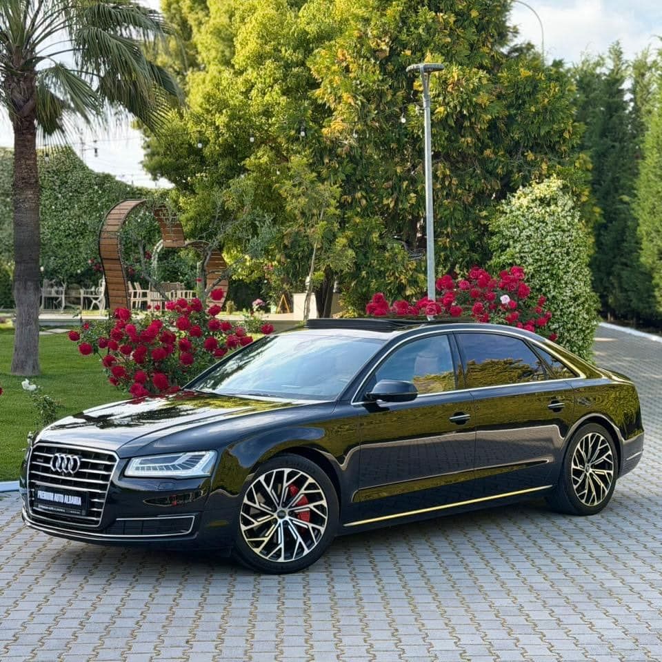 Audi A8 — Tiranë