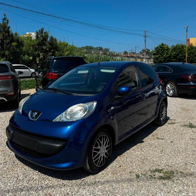 Peugeot 1.0 Benzine Automatik — Durrës