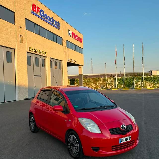 Toyota Yaris 1.4 Nafte — Durrës