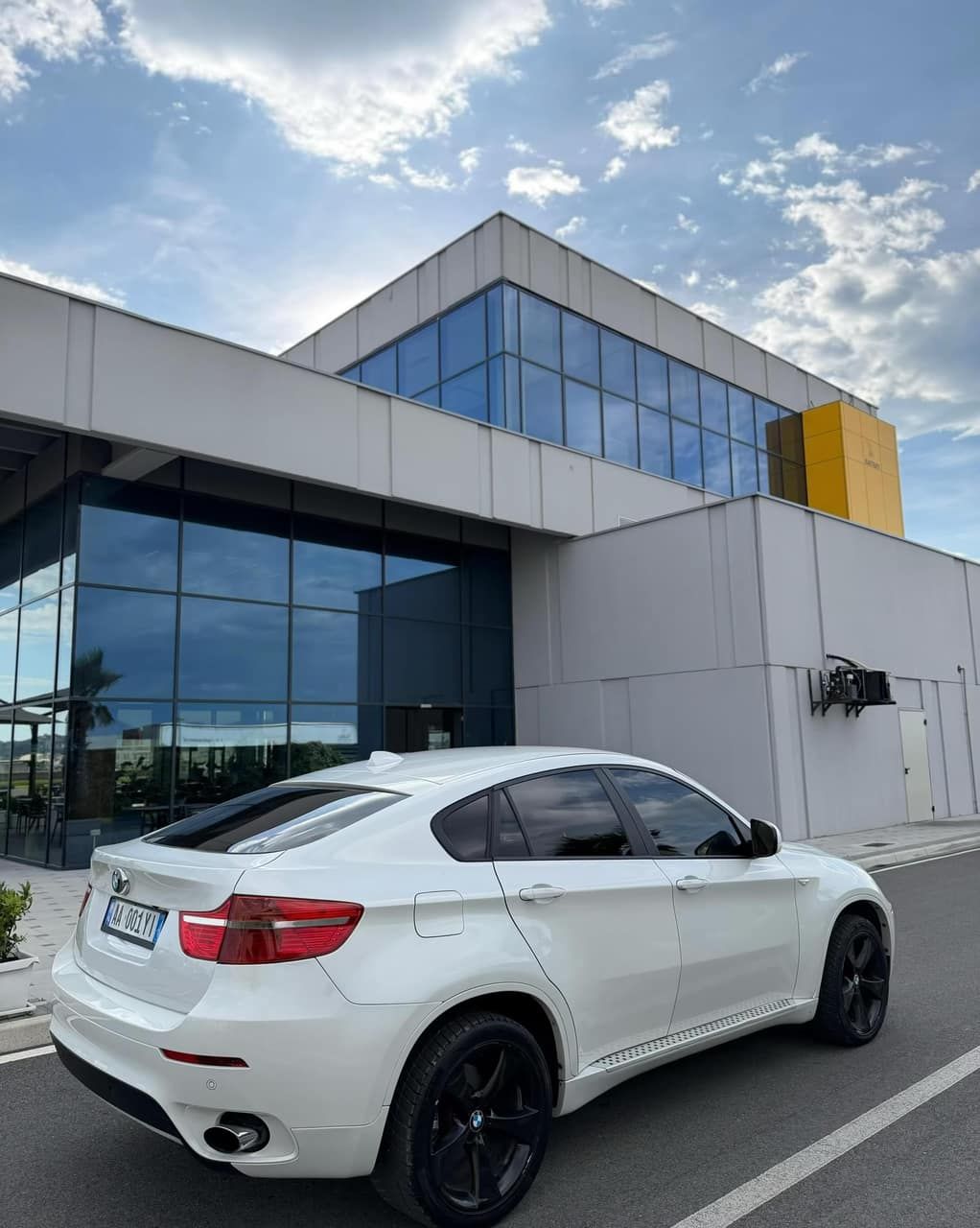 BMW X6 3.0 Nafte Automatike — Durrës