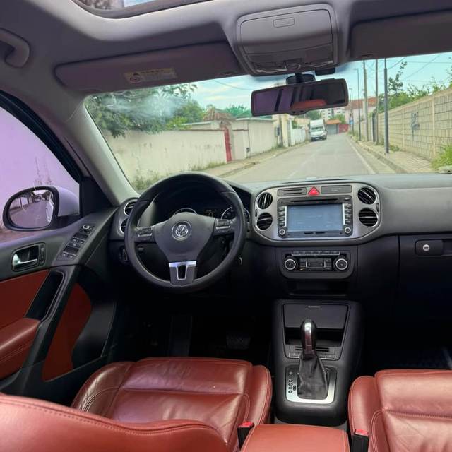 Volkswagen Tiguan — Tiranë