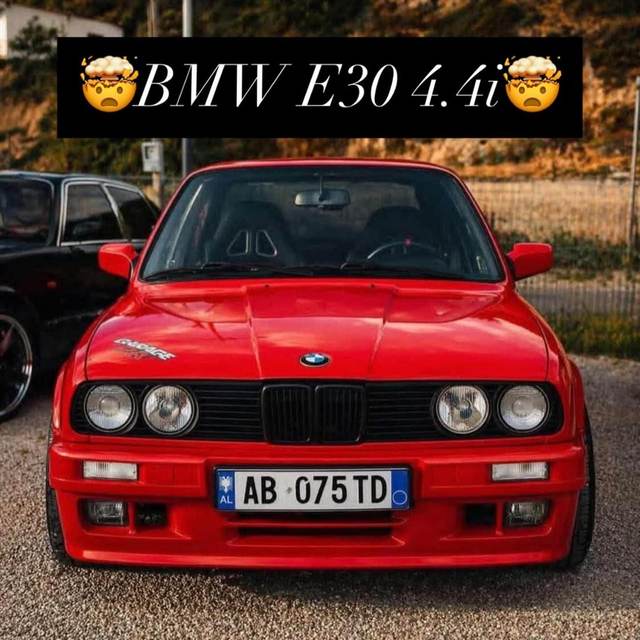BMW E30 4.4i — Tiranë