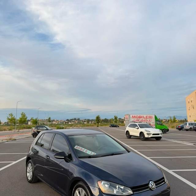 Volkswagen Golf 2.0 Nafte — Durrës