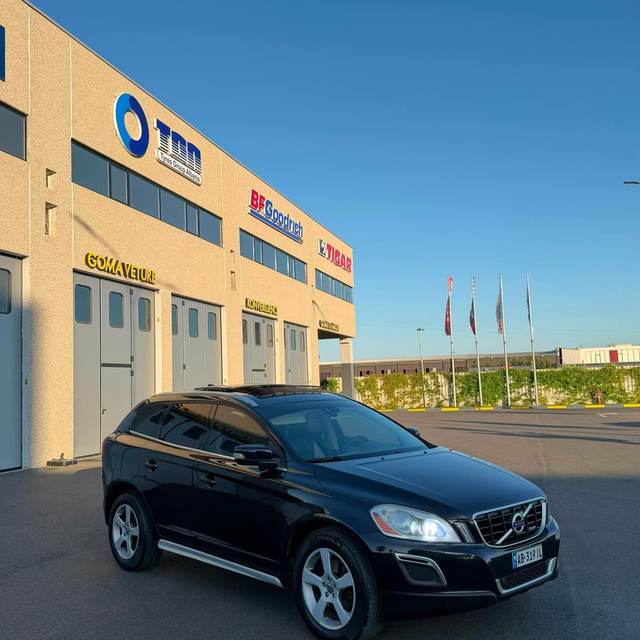Volvo XC60 R Design — Durrës