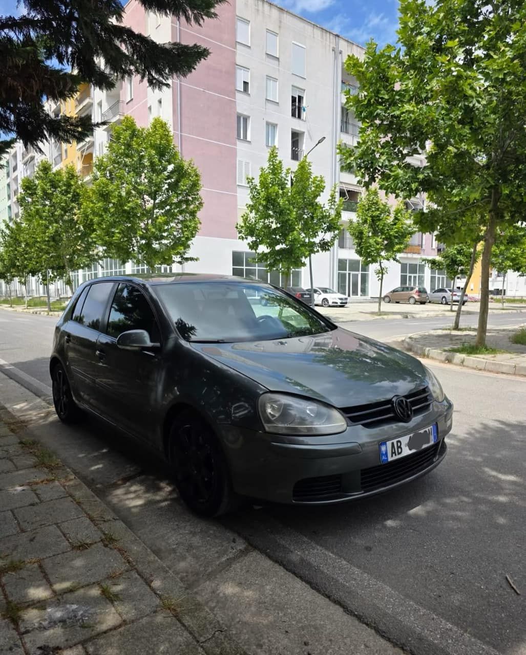 Volkswagen Golf 5, 1.9 naft, 2006 — Kavajë