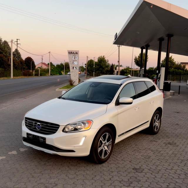 Volvo XC60 2015 — Tiranë