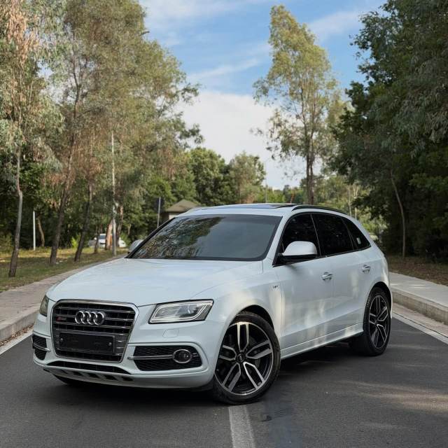 Audi SQ5 quattro EXCLUSIVE EDITION — Tiranë