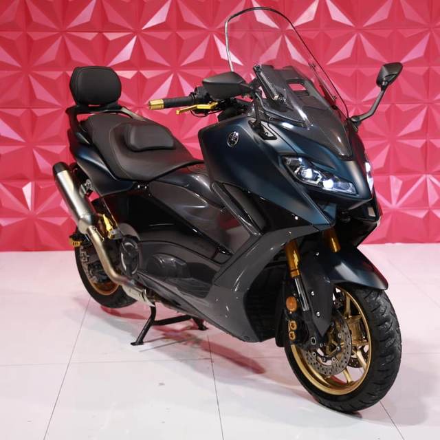 Yamaha TMAX TechMax — Tiranë