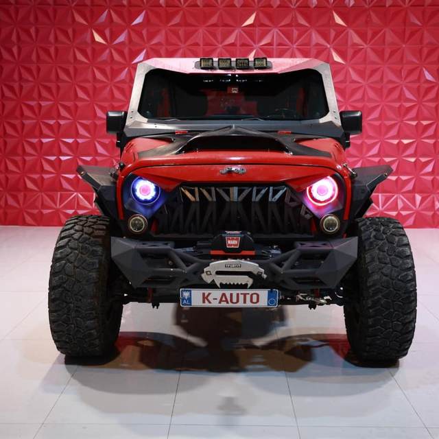 Jeep Wrangler OFF ROAD — Tiranë