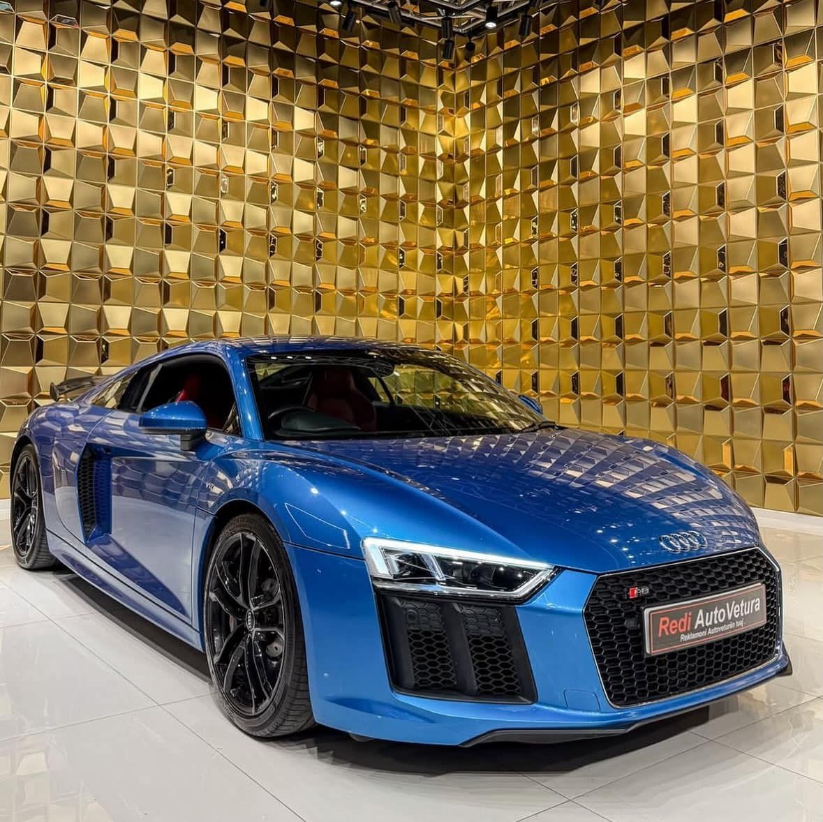 Audi R8 1 OFF 999 — Tiranë