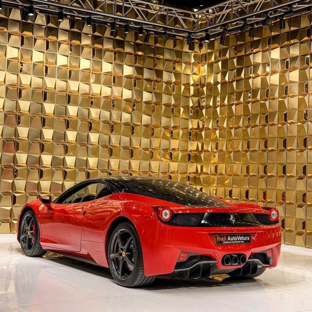 Ferrari 458 Italia — Tiranë