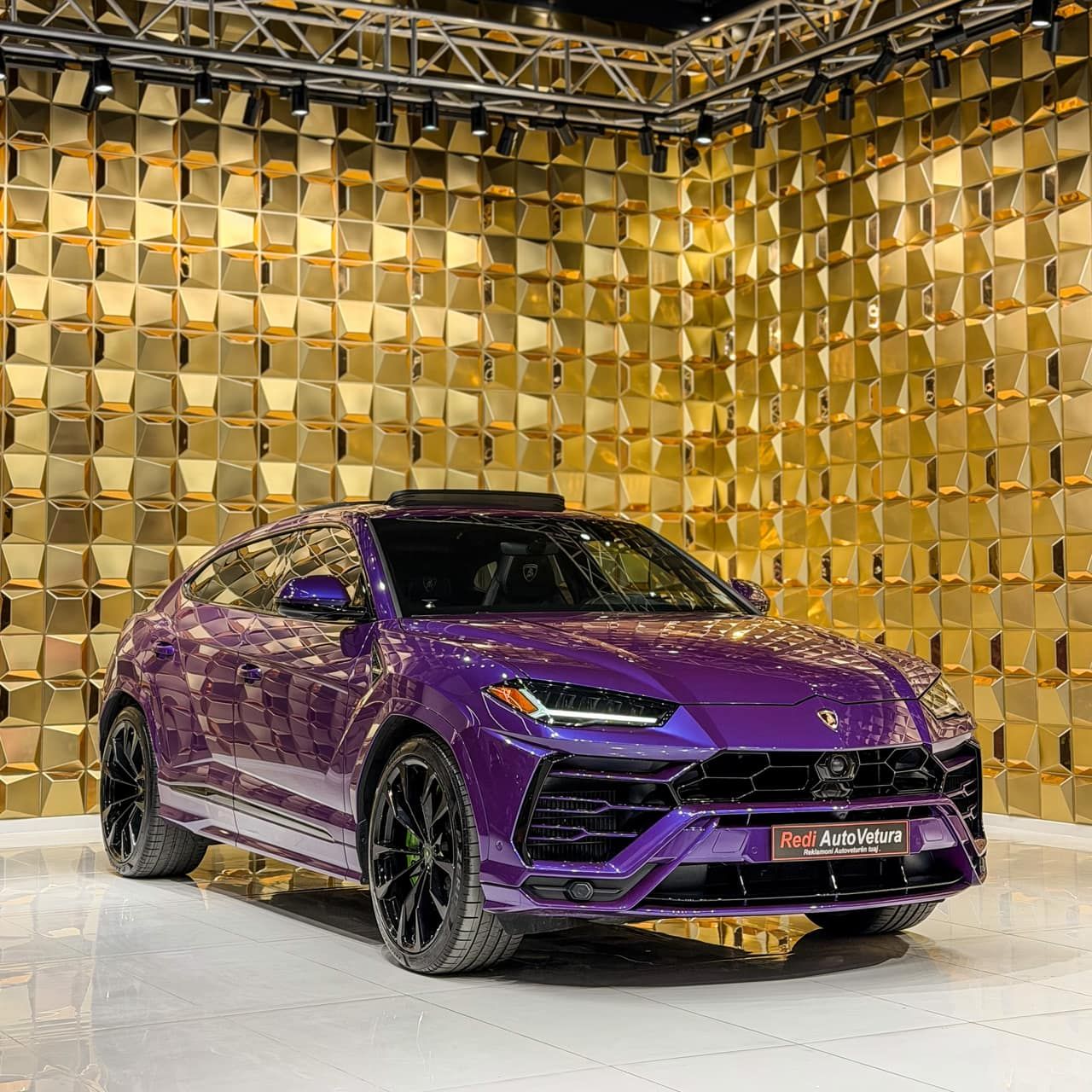 Lamborghini Urus Akrapoviç — Tiranë