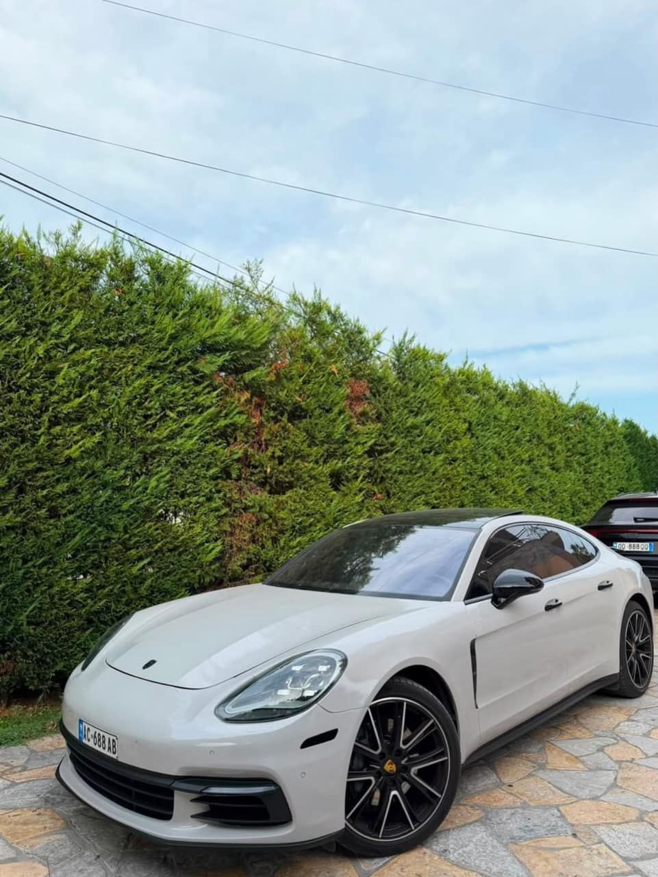 Porsche Panamera 4S — Tiranë