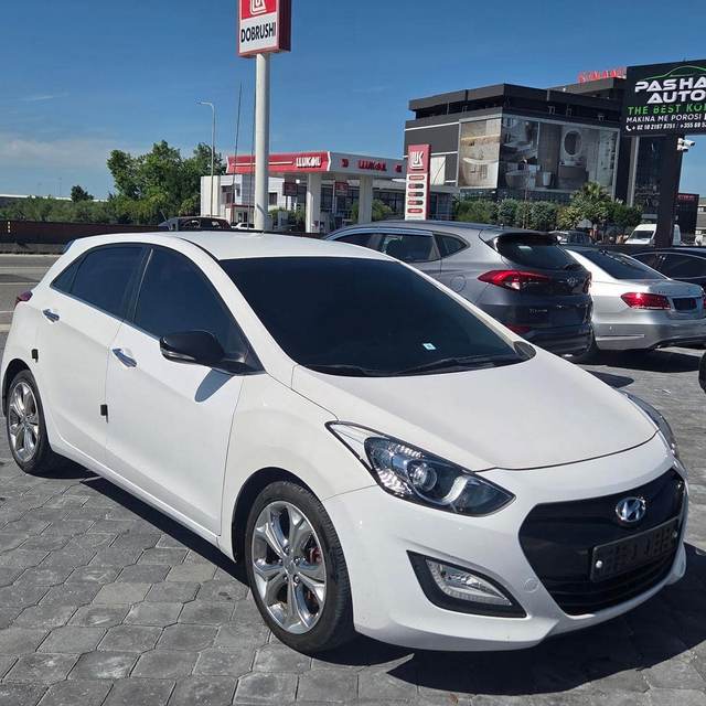 Hyundai i30 1.6 nafte 2013 në Durrës — Durrës