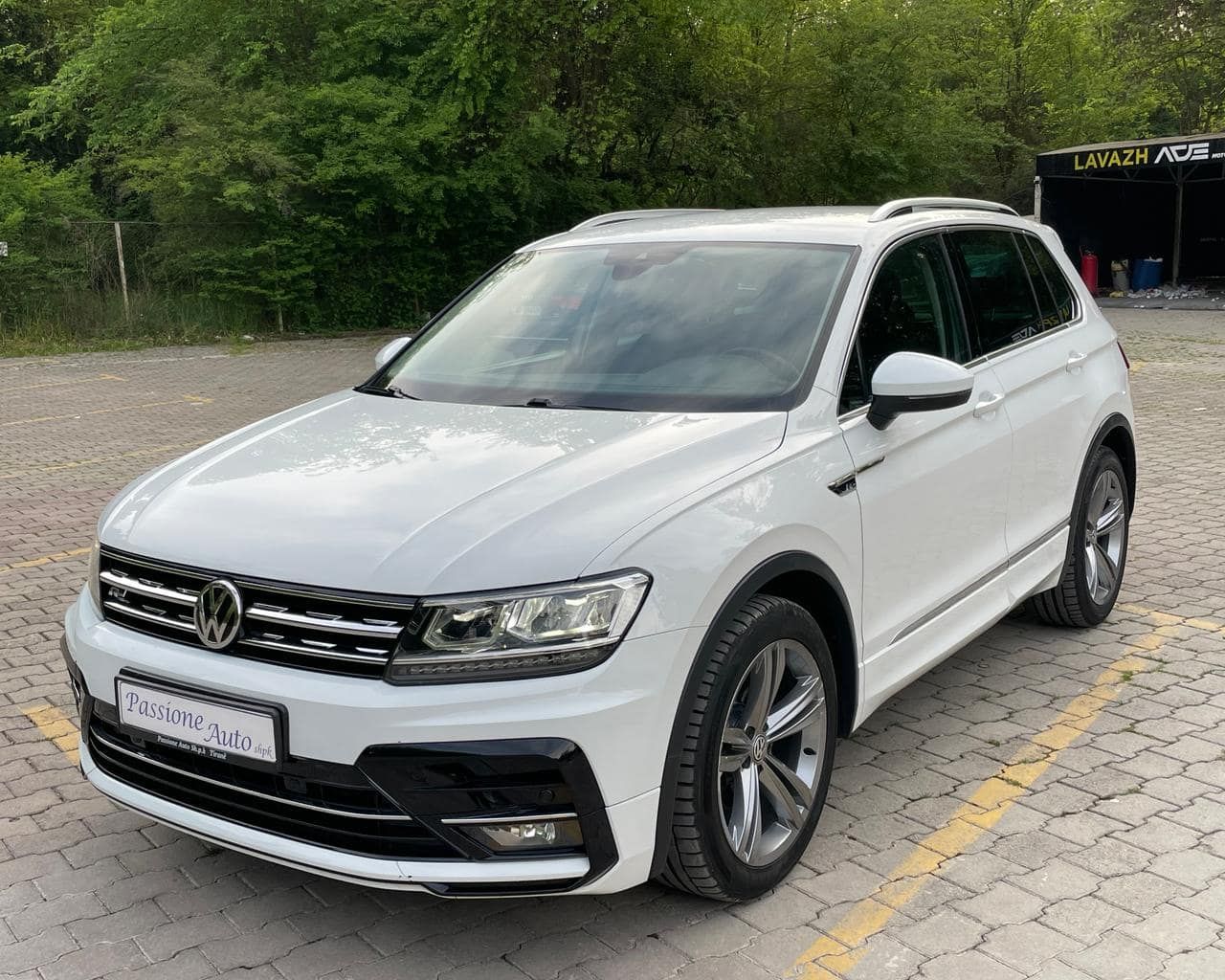 Volkswagen Tiguan R-Line — Tiranë
