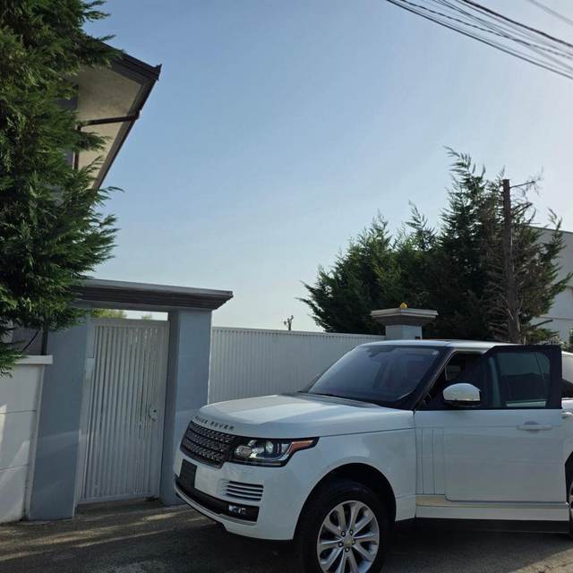 Range Rover Vogue 3.0 Nafte — Tiranë