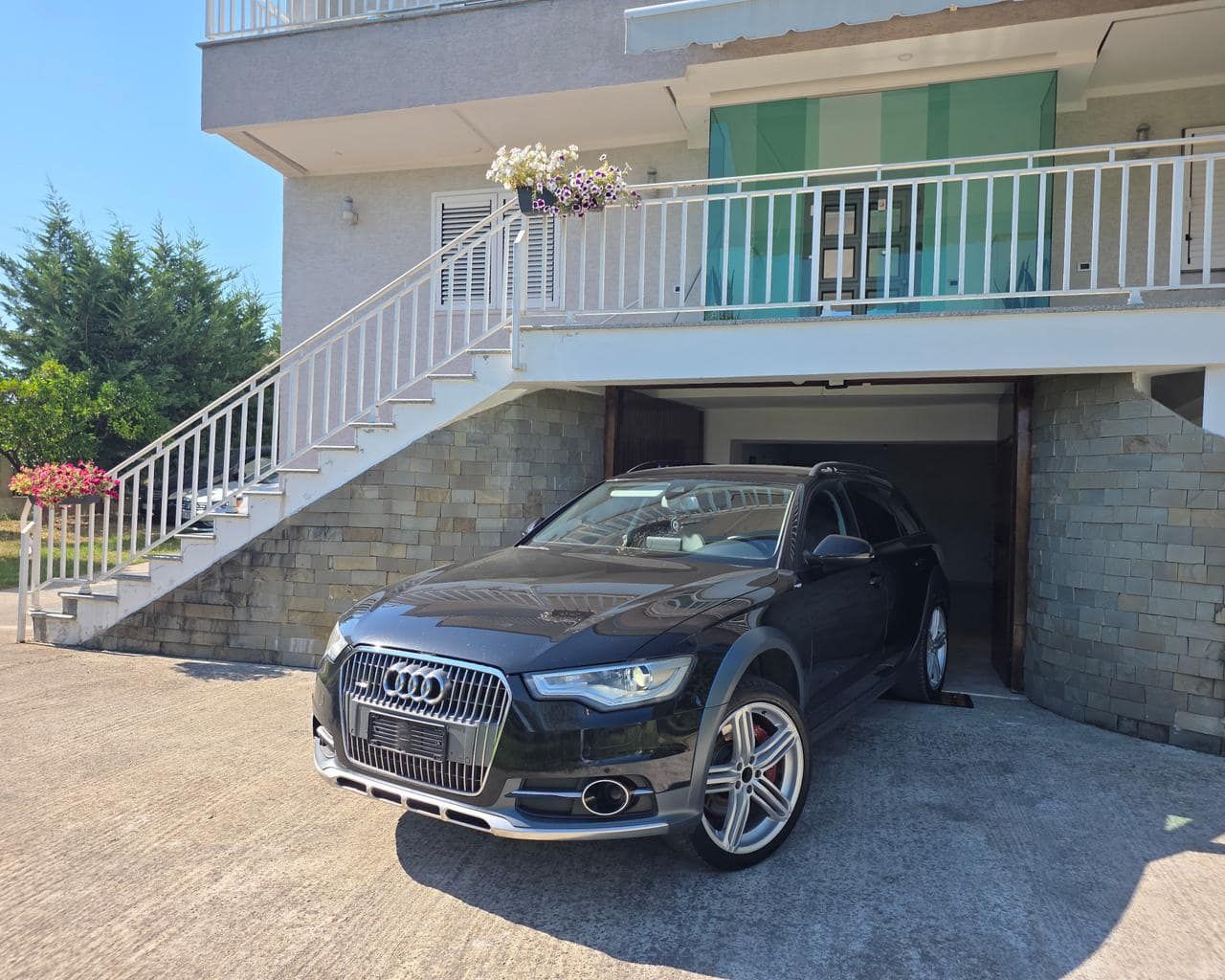 Audi A6 Allroad 3.0 TDI — Tiranë