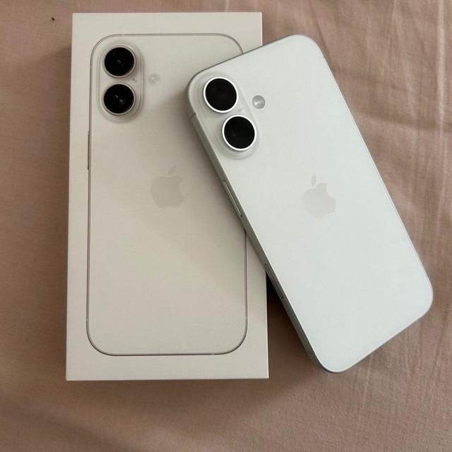 Shitet Iphone 17 i ri — Tiranë
