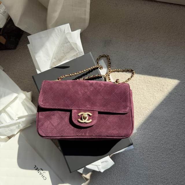 Çantë Chanel e përdorur, ngjyrë vjollcë — Tiranë