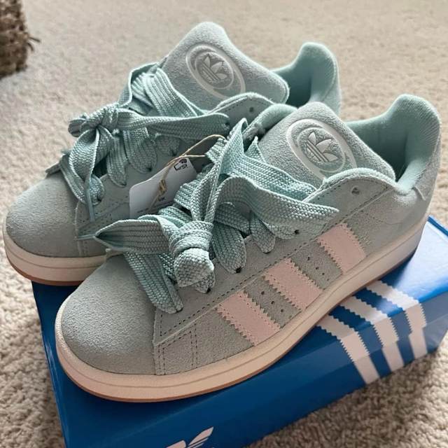 Adidas Sneakers të Reja në Tiranë — Tiranë