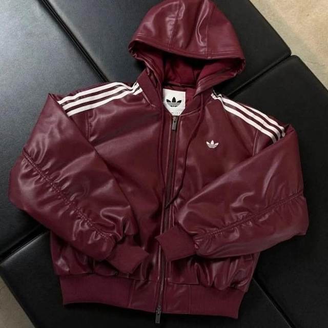Adidas xhaketë e kuqe — Tiranë