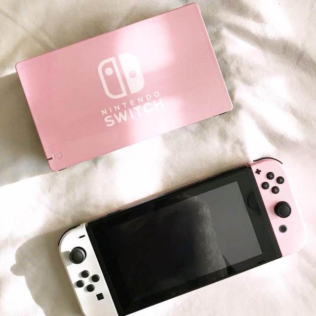 Nintendo Switch e re — Tiranë