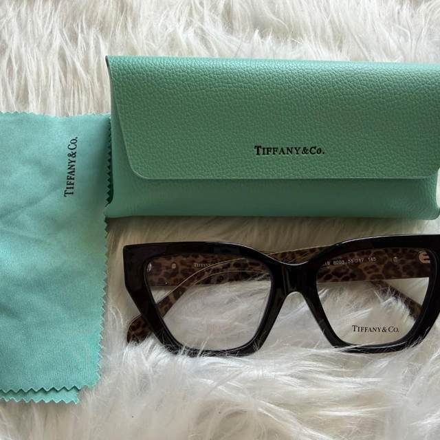 Syze Tiffany — Tiranë
