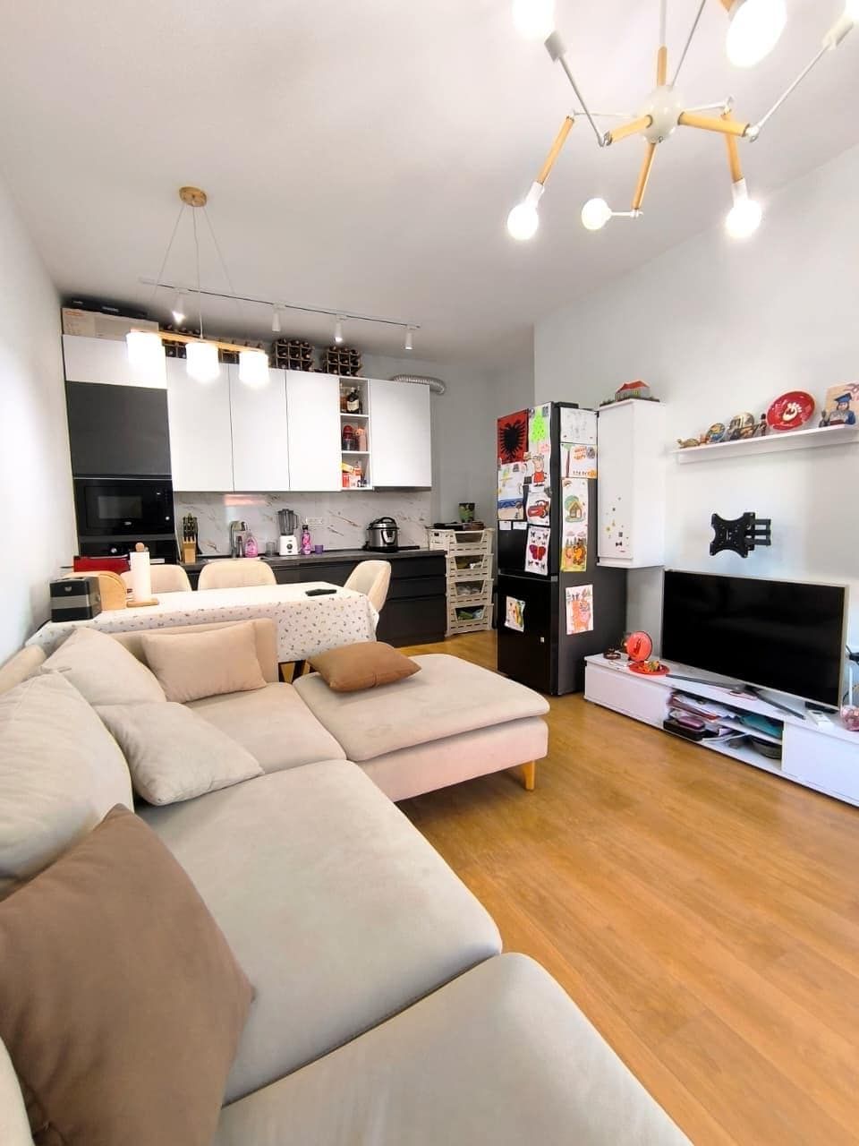 2+1 Apartment for Rent in Selitë, Tirana – 70,000 Lek/month — Tiranë