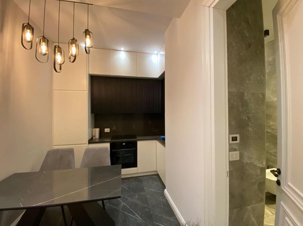 1+1 Apartment for Rent in Delijorgji, Tirana - Large Balcony & Parking Space — Tiranë