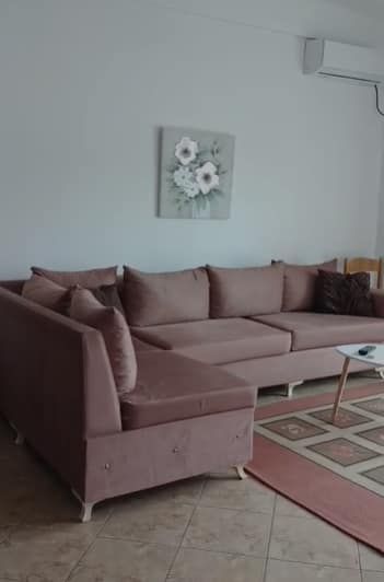 1+1 Apartment for Rent on Rruga Riza Cerova, Tirana — Tiranë