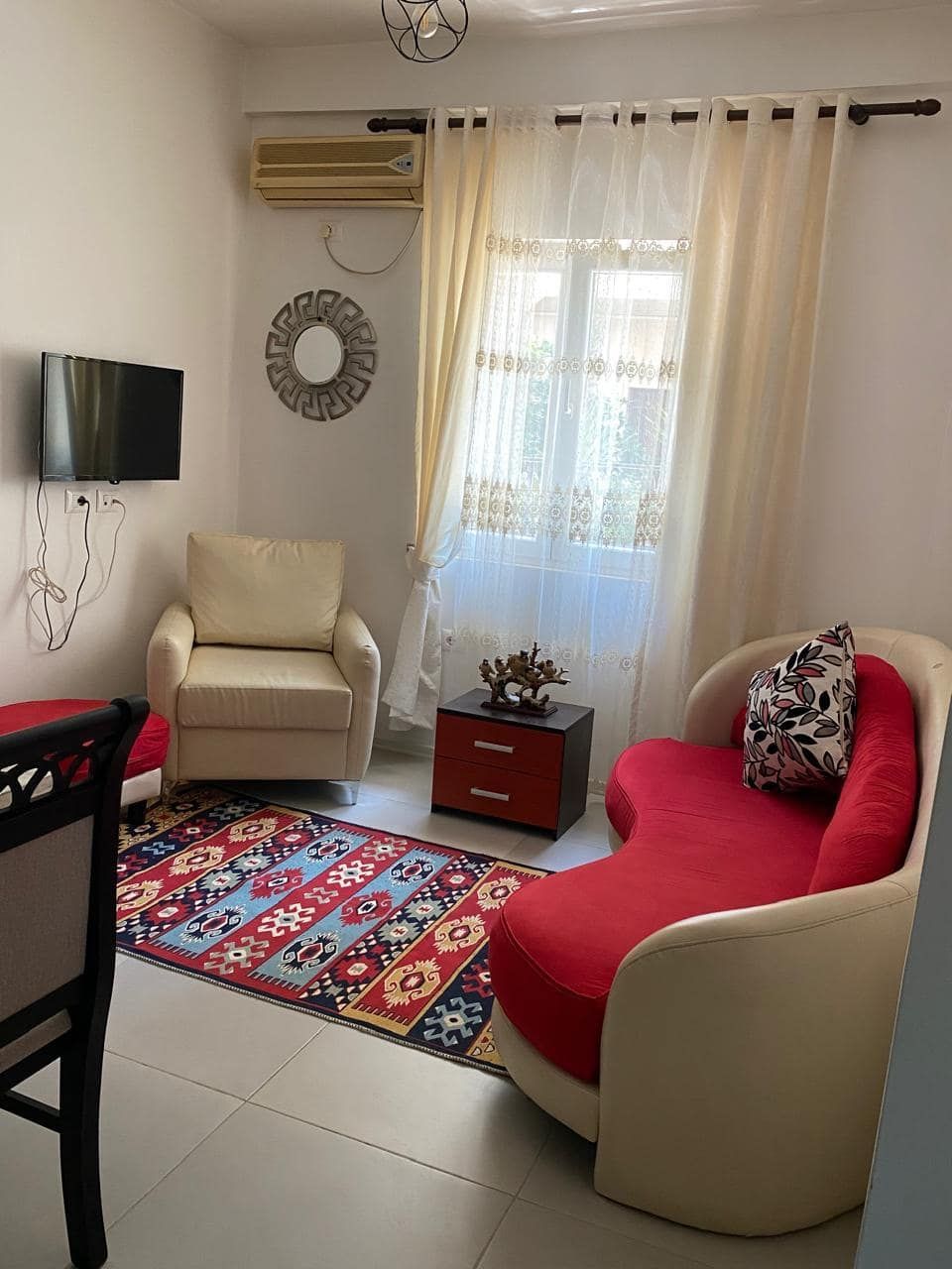 1+1 Apartment for Rent in 5 Maji, Tiranë — Tiranë