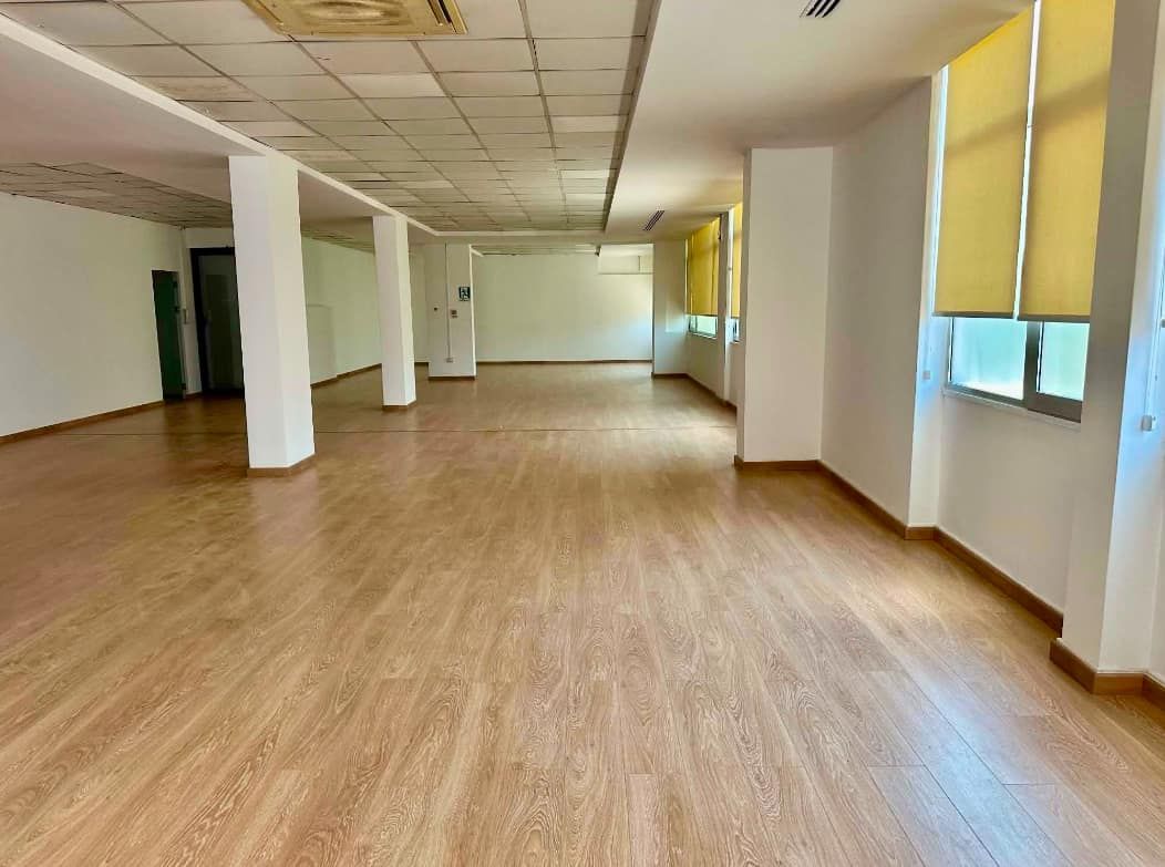 Office Space for Rent Near Dinamo Stadium 317 m² — Tiranë