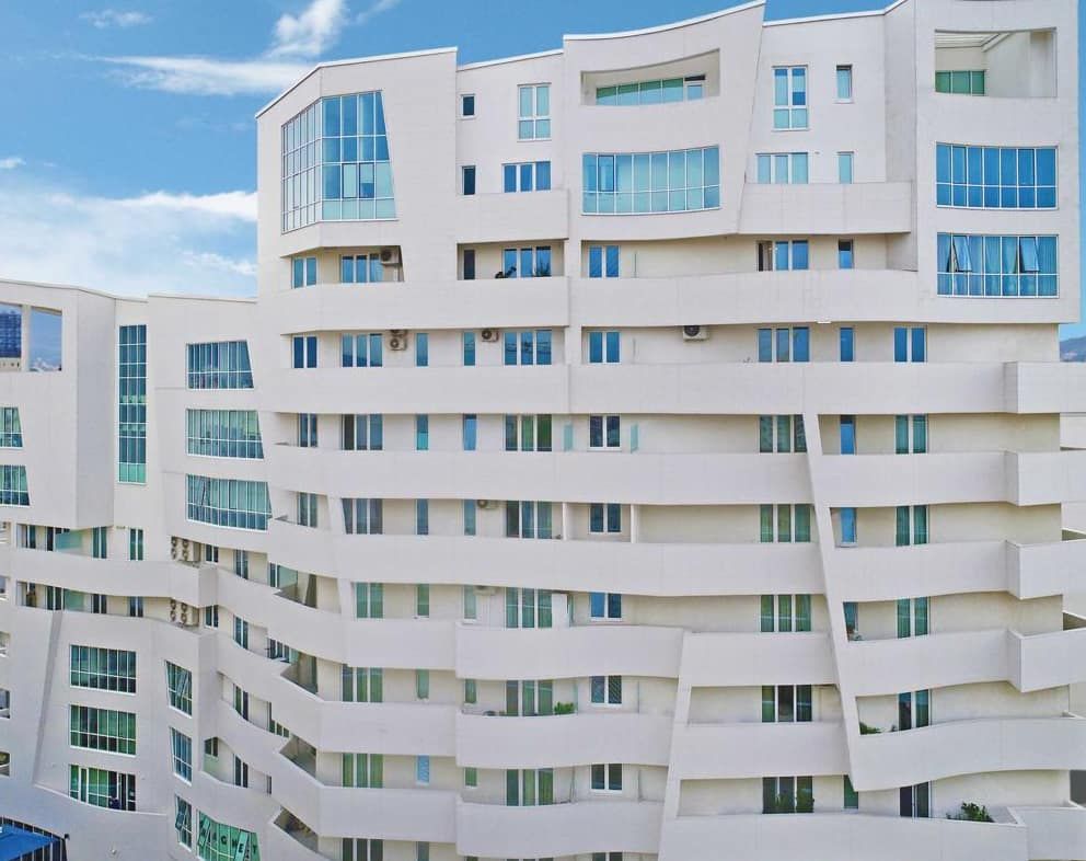 1+1 Apartment for Rent at Magnet Complex, Tirana | 6th Floor with Elevator — Tiranë