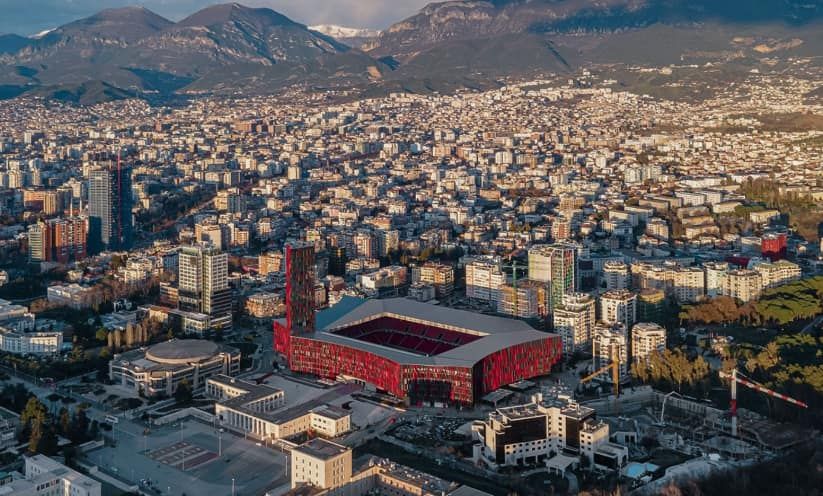 Zyra për Qira në Rrugën e Elbasanit, Tiranë | 122 m² | Ndërtesë Moderne — Tiranë