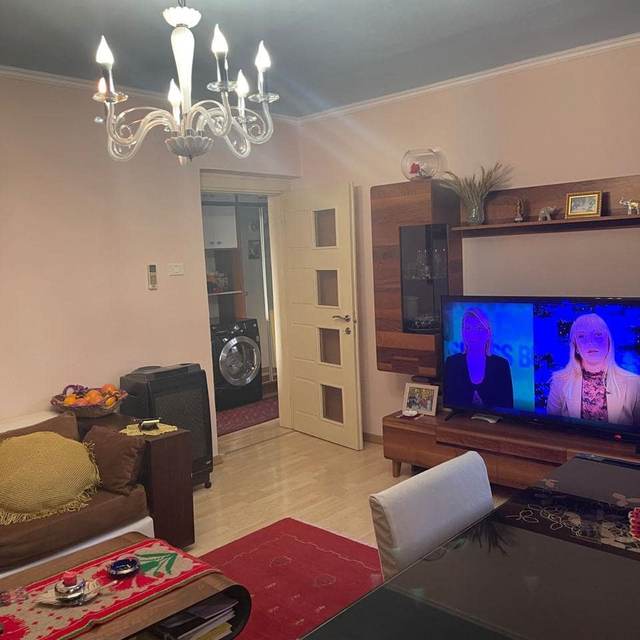 2+1 Apartment for Rent in Myslym Shyri, Tirana | Central Location — Tiranë