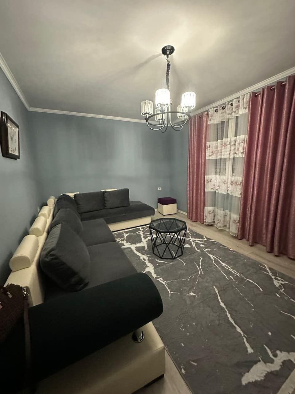 2-Bedroom Apartment for Rent near Kryqëzimi i Oxhakut, Tirana — Tiranë