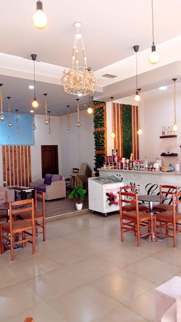 Bar-Café Business Property for Rent in Kamëz, Tirana — Tiranë