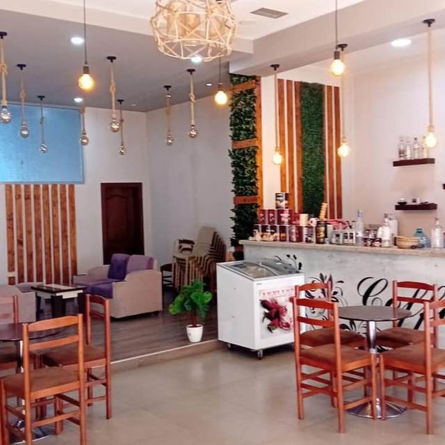 Bar-Café Business Property for Rent in Kamëz, Tirana — Tiranë