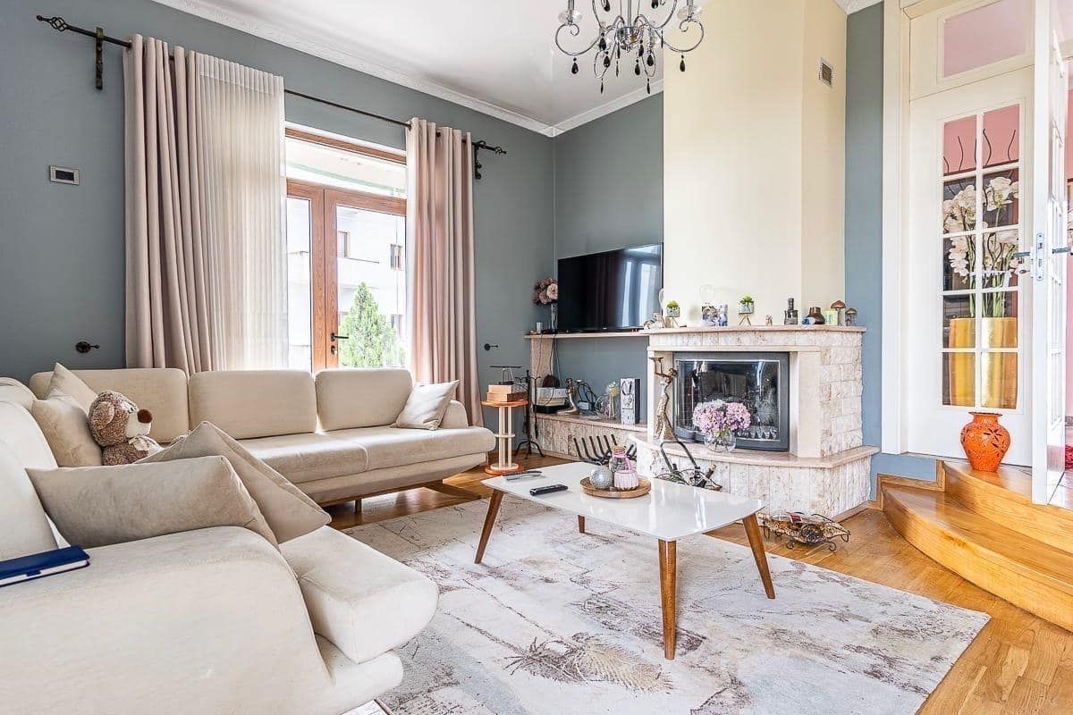 3-Story Villa for Sale or Rent in Shkoza, Tirana — Tiranë