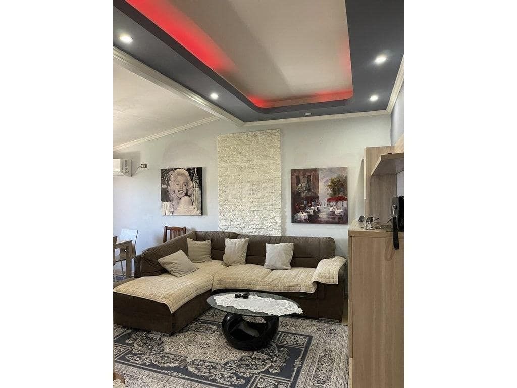 2-Bedroom Apartment for Rent near Shkolla e Bashkuar, Tirana – 75 m² Furnished Apartment — Tiranë