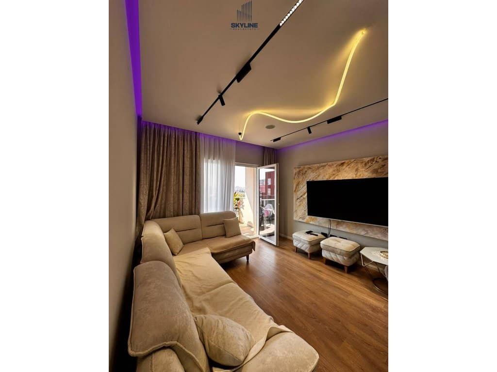 Jepet Apartament 2+1 për Qera - Kompleksi Aura, Laprakë — Tiranë
