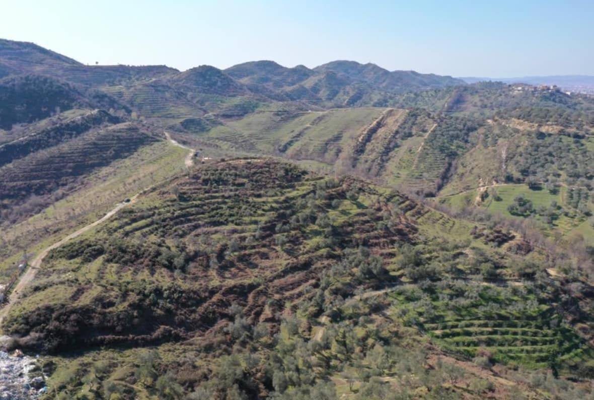 Të Shitet Tokë 11,200 m² në Mjull Bathore, Tiranë — Tiranë