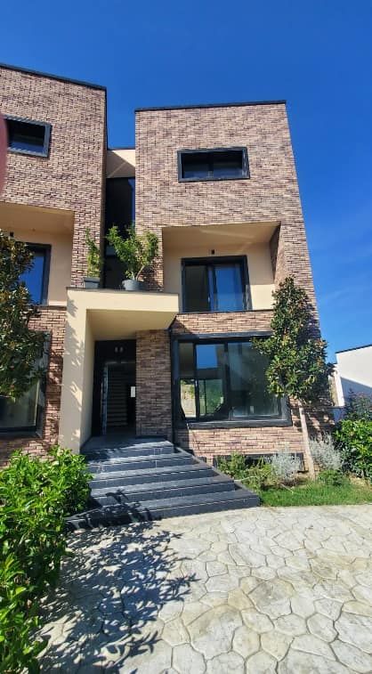 Luxury Villa for Sale at Primavera Residence, Mjull Bathore — Tiranë