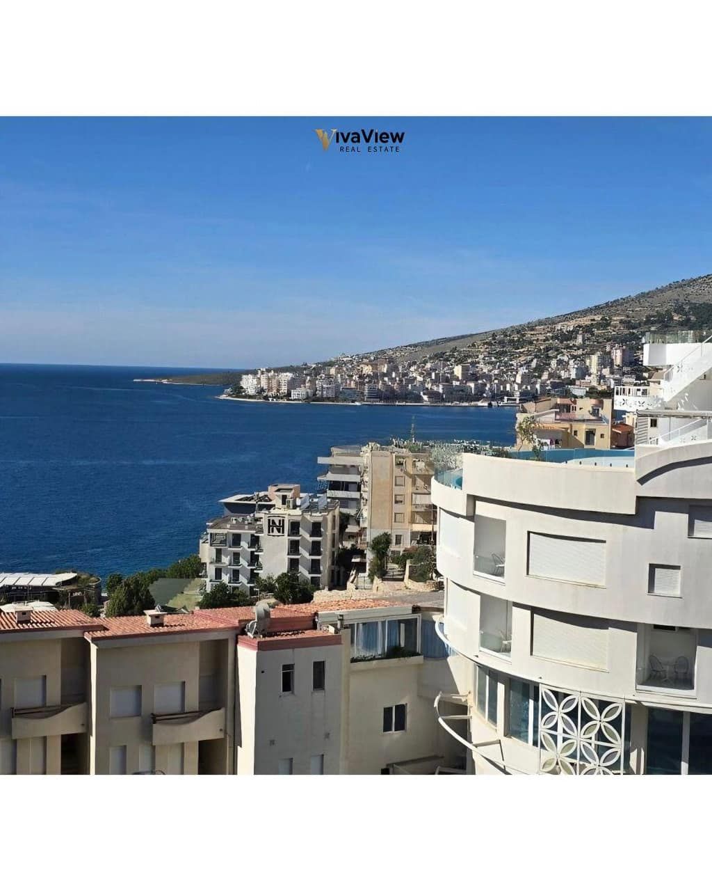 Seaview 2-Bedroom Apartment for Sale in Saranda – Prime Location & Parking Included — Sarandë