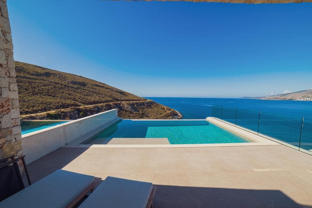 Luxury 4-Bedroom Villa for Sale in Sarandë — Sarandë