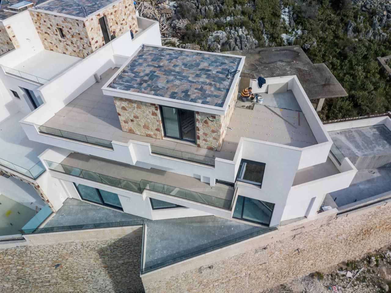 Exquisite Three-Story Villa for Sale in Sarandë — Sarandë