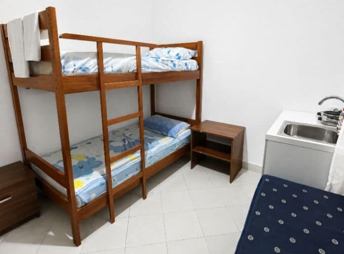 Jepet me qira garsoniere, tek Senatoriumi, Rruga Haxhi Bardhi — Tiranë