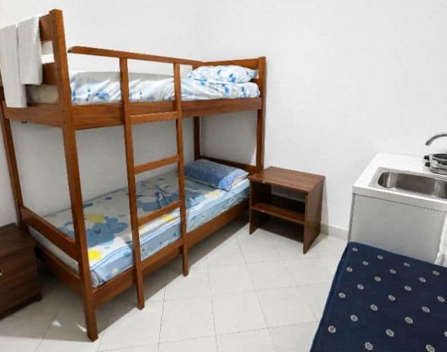 Jepet me qira garsoniere, tek Senatoriumi, Rruga Haxhi Bardhi — Tiranë